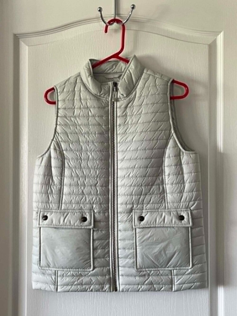 Vineyard Vines Women's Quilted Puffer Vest with a stand collar size Small Gray